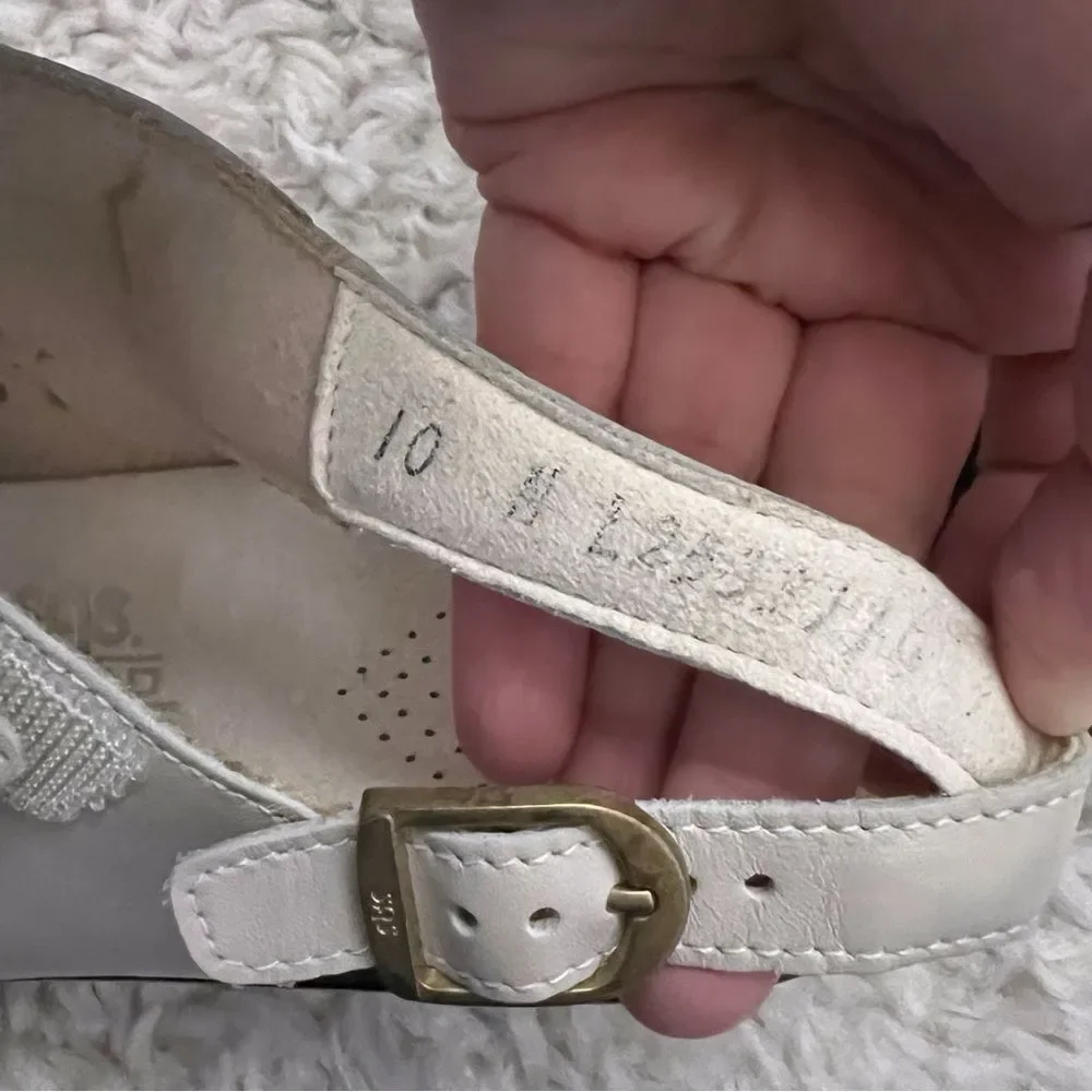 SAS Quatro Slingback Bone Ivory Sandal Hook Loop Adjustable Straps Comfort 10 N